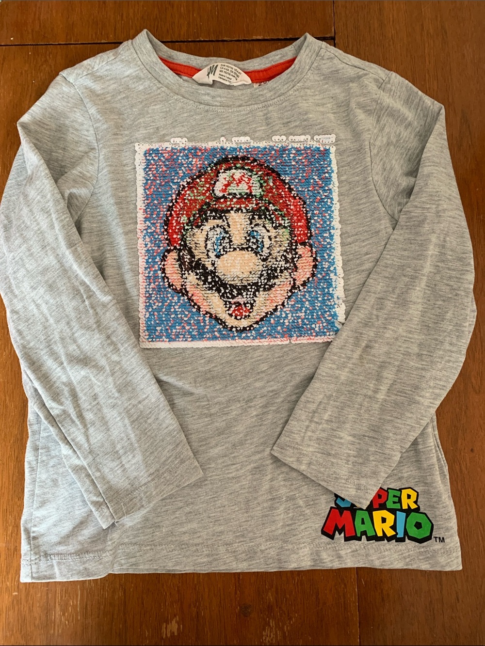 🍊5/$25 NWOT H&M Light Gray Long-Sleeve Super Mario Sequin Tee 4-6Y